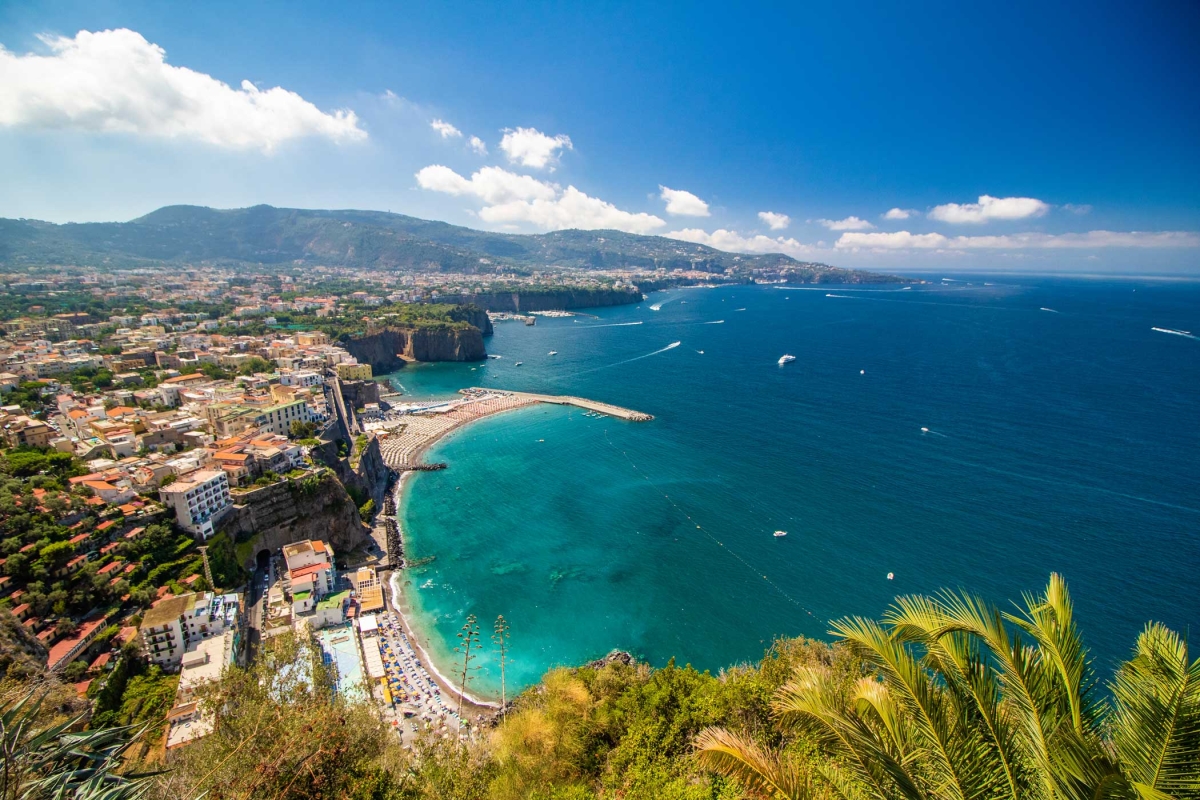 4-Star Luxury Regional Tour:  Naples - Amalfi Coast (14 Days - 13 Nights) Region: Campania